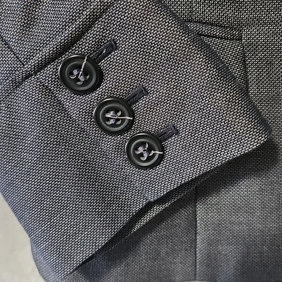 Nine West Gray 3 Button 3/4 Sleeve Blazer Size 4P - Picture 4 of 10